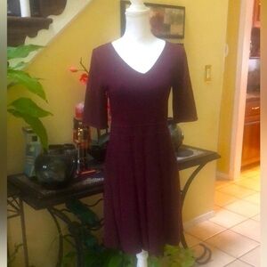 Carmen Marc Valvo Burgundy Fit & Flare Knee Length Short Sleeve Knit Dress Med.